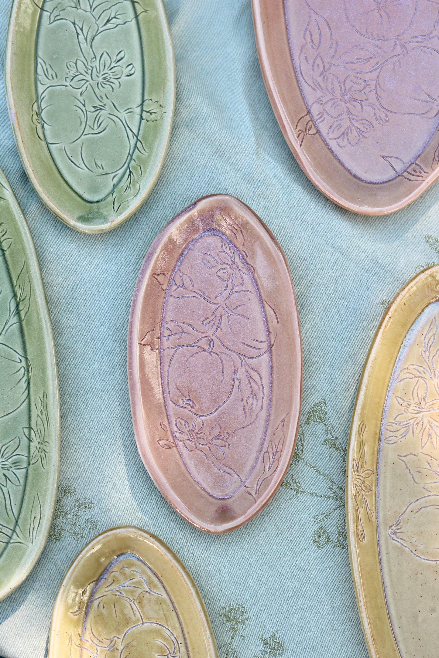 Honey Glazed Apple Botanical Carved 9" Tray, Gold Rim