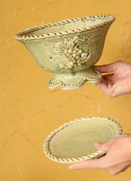 Grape Cluster Fruit Bowl with Drain Plate