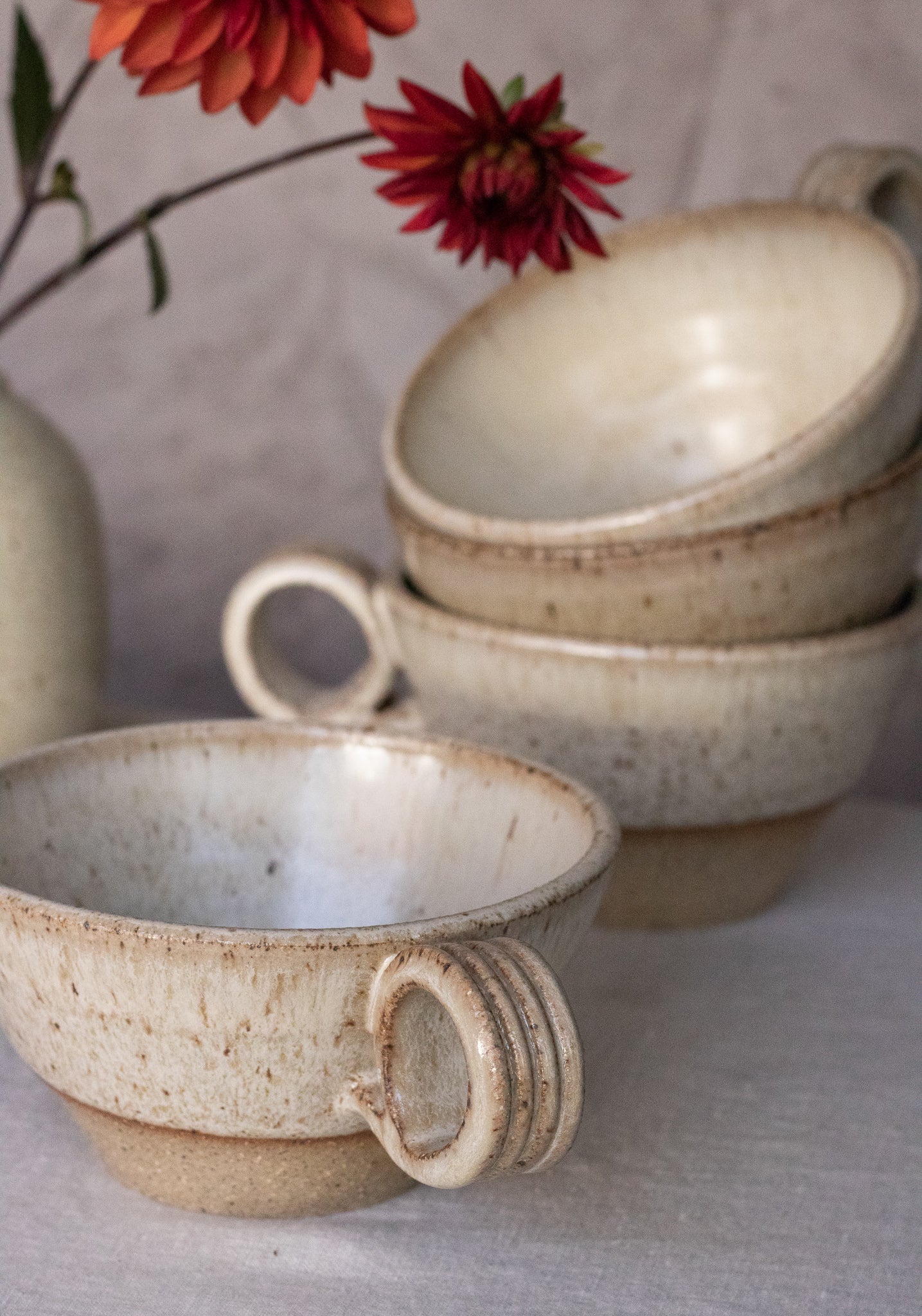 Coil Handled Bowl in Melted Oat Glaze