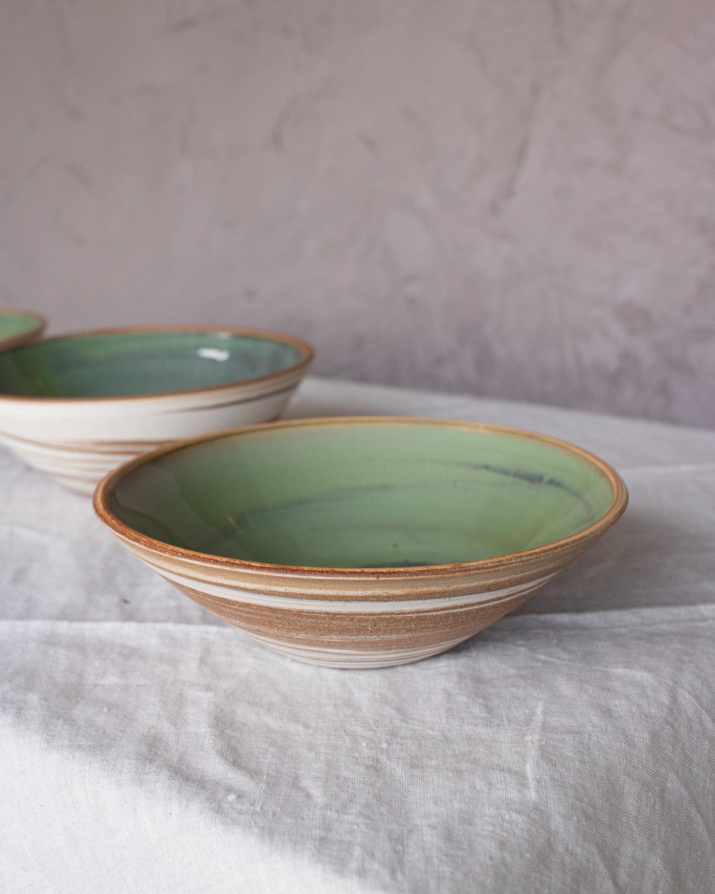 Second Quality: Shallow Breakfast Bowl in Glossy Green