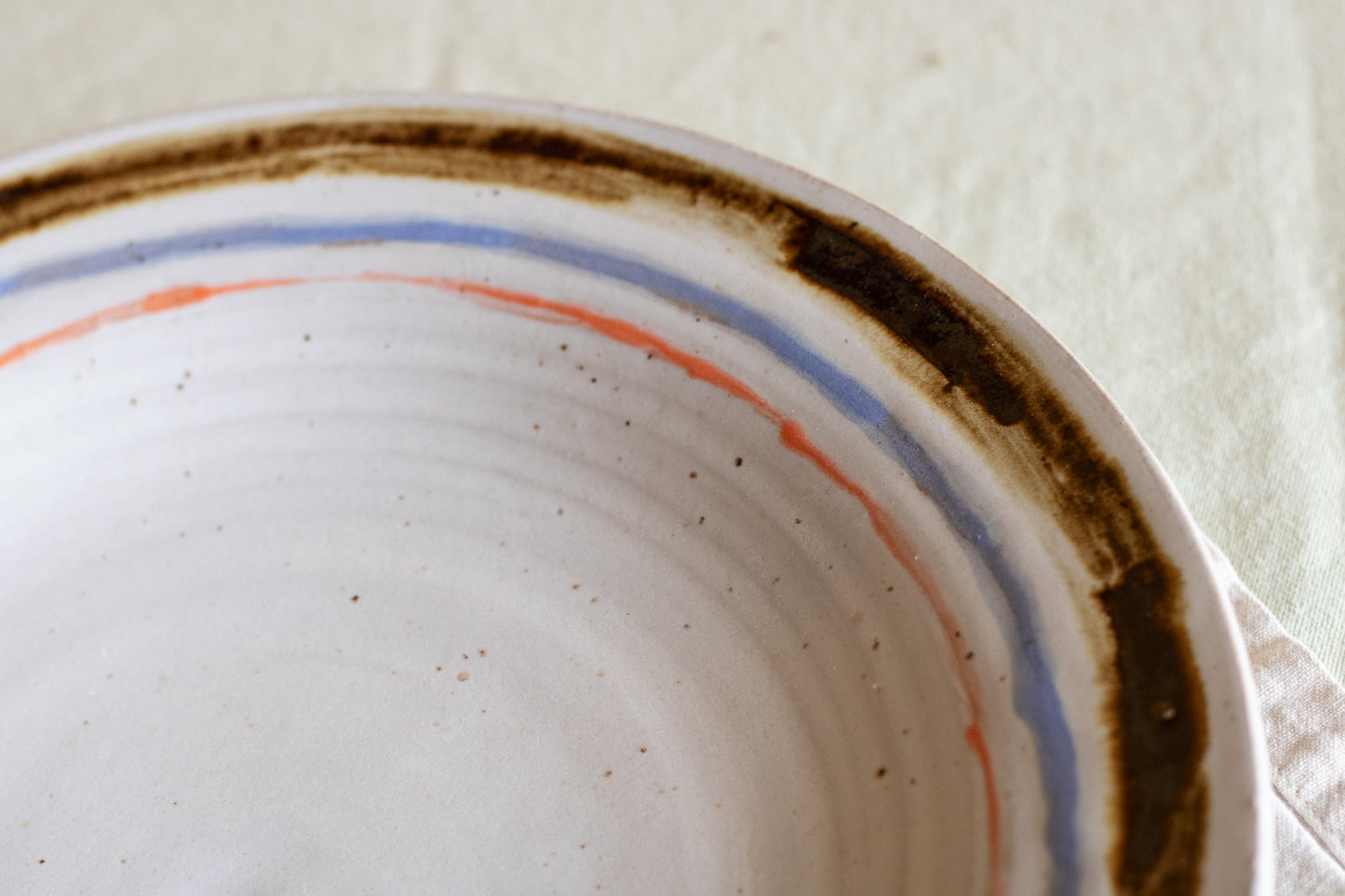 11" Shallow Wide Rim Serving Plate