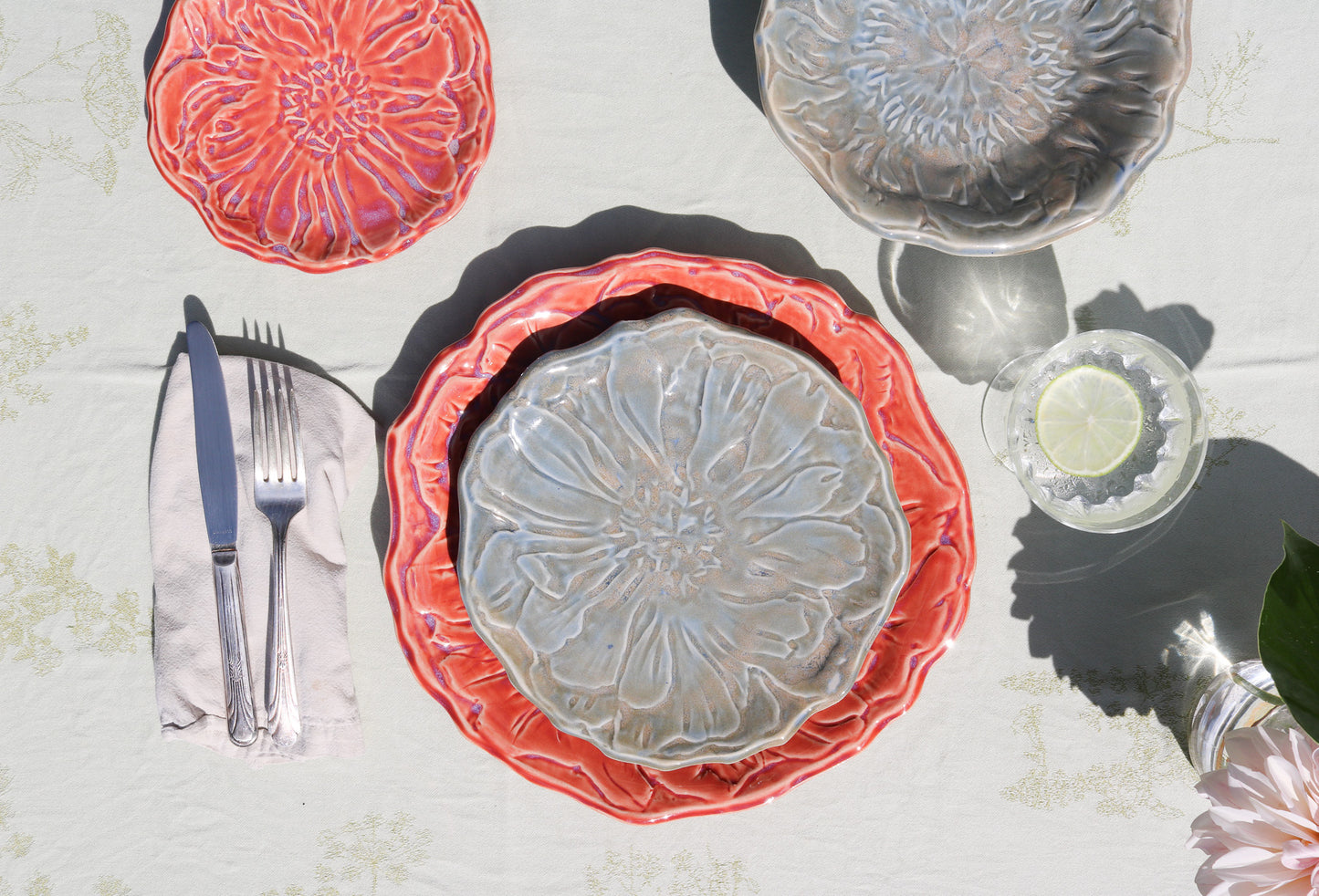 Orage (Storm) Peony Dinnerware