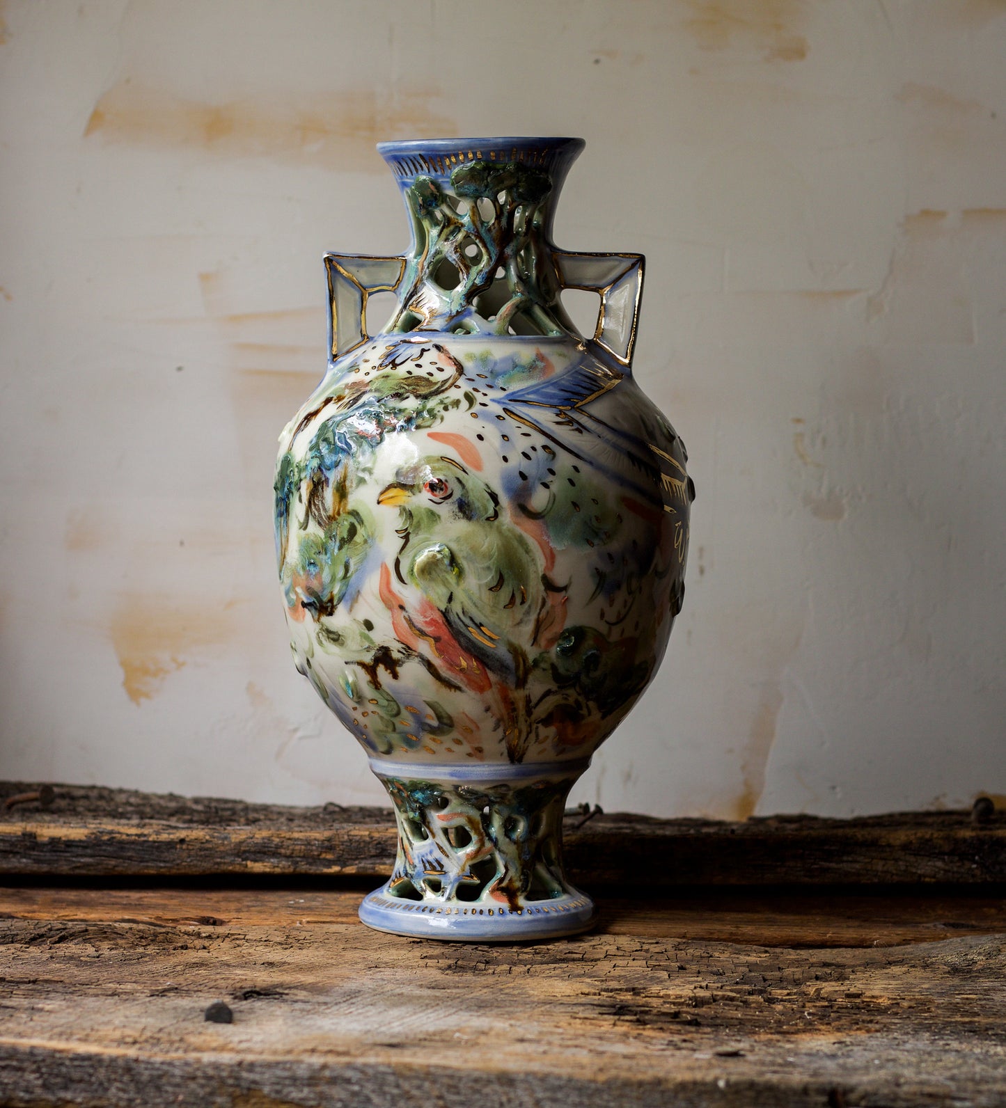 Elegant Trogon Vase