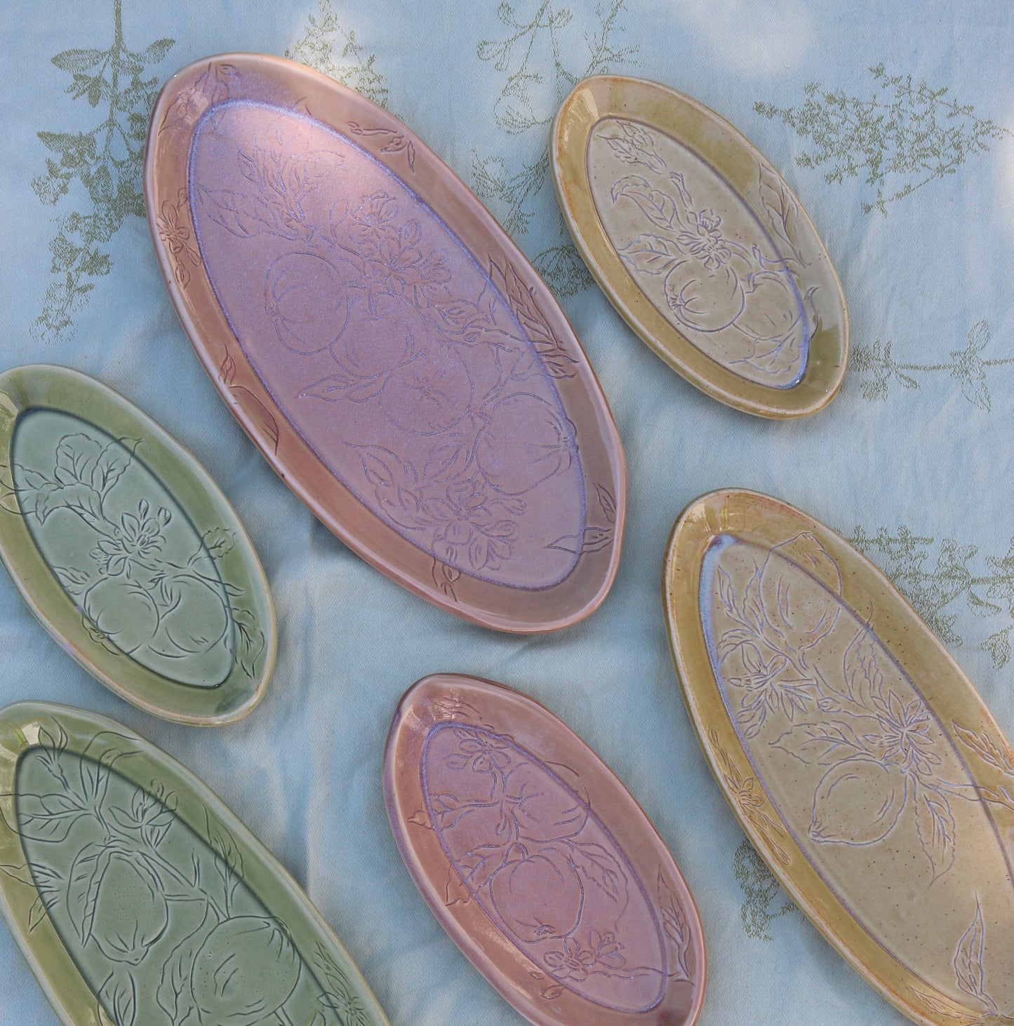 Rose Glazed Apple Botanical Carved 15" Oval Platter, Gold Rim