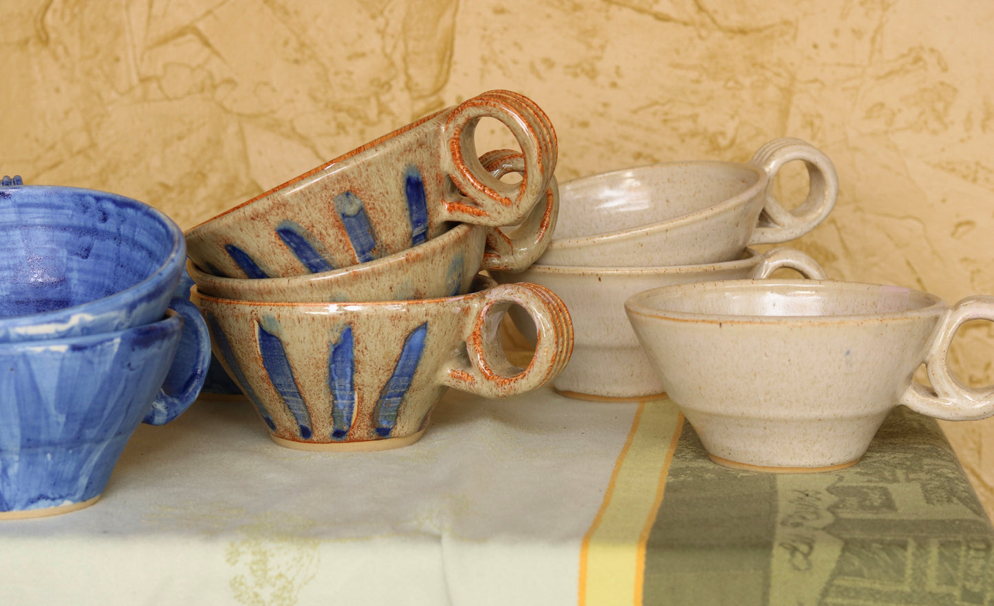 Coil Handled Bowl (3 Colors)