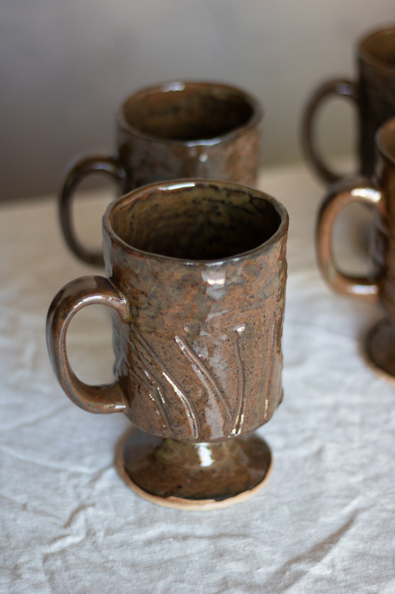 Cabbage Leaf Pedestal Mug