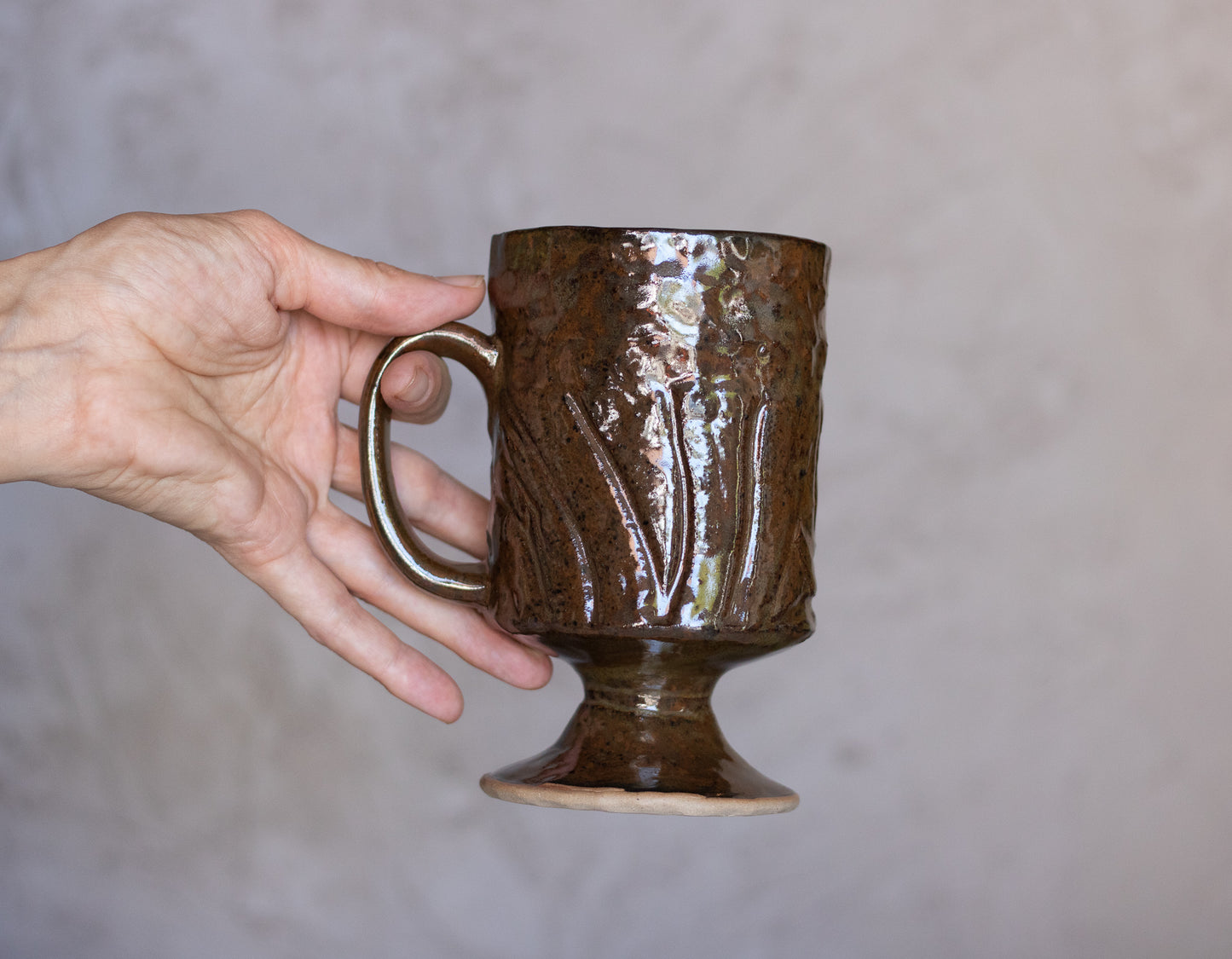 Cabbage Leaf Pedestal Mug