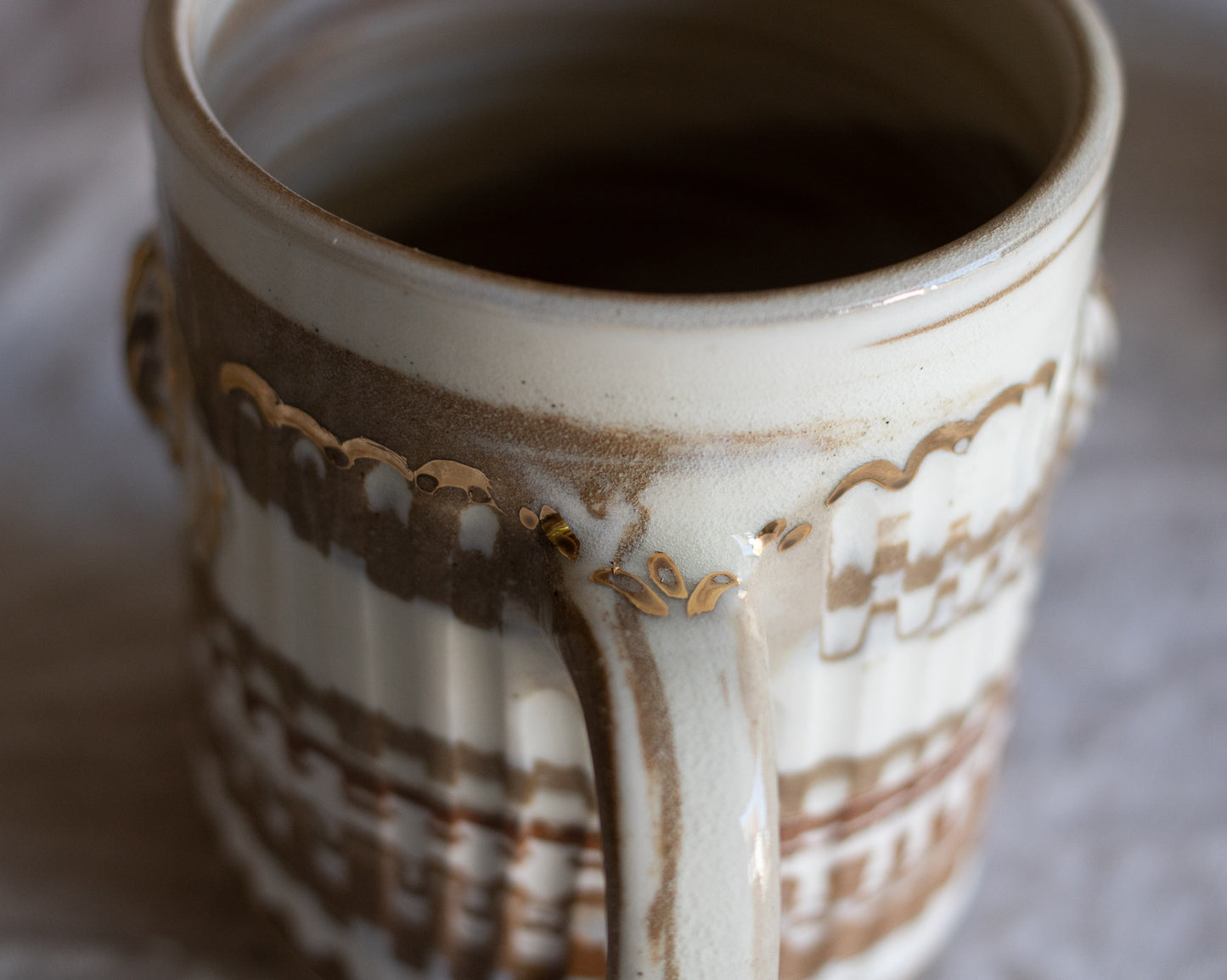 Gold Kiss Sea Shell Mug