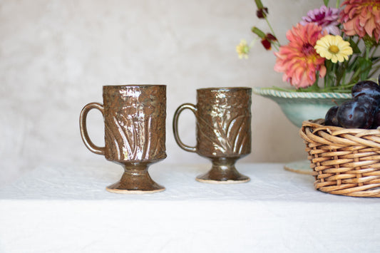 Cabbage Leaf Pedestal Mug