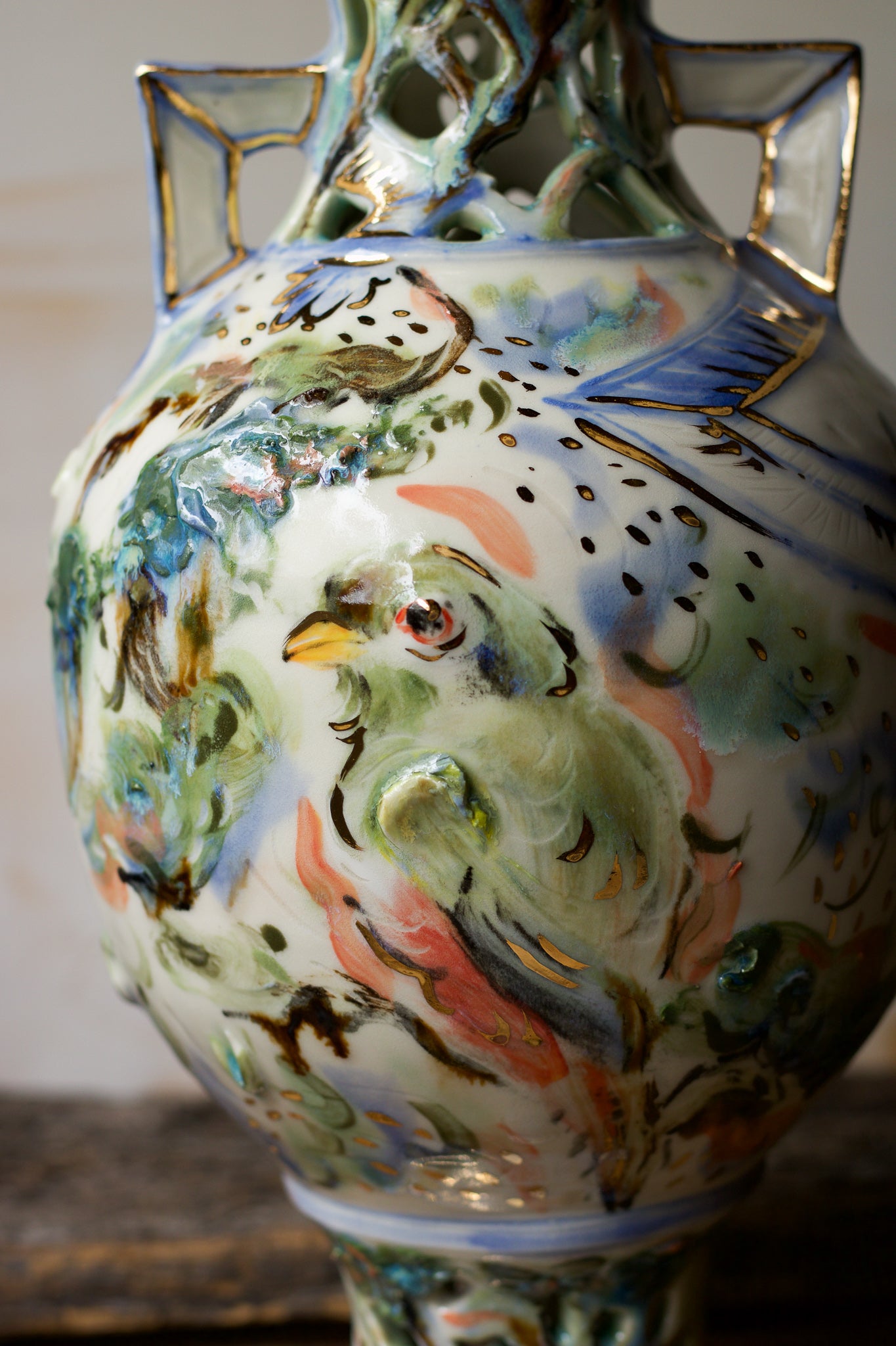 Elegant Trogon Vase